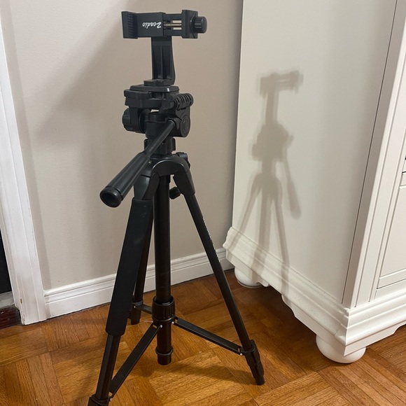 Tripod - Picture 3 of 5